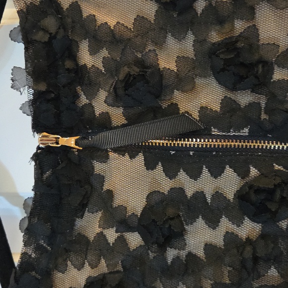 Ann Taylor Elegant Black Floral Lined Top Small - Picture 8 of 9